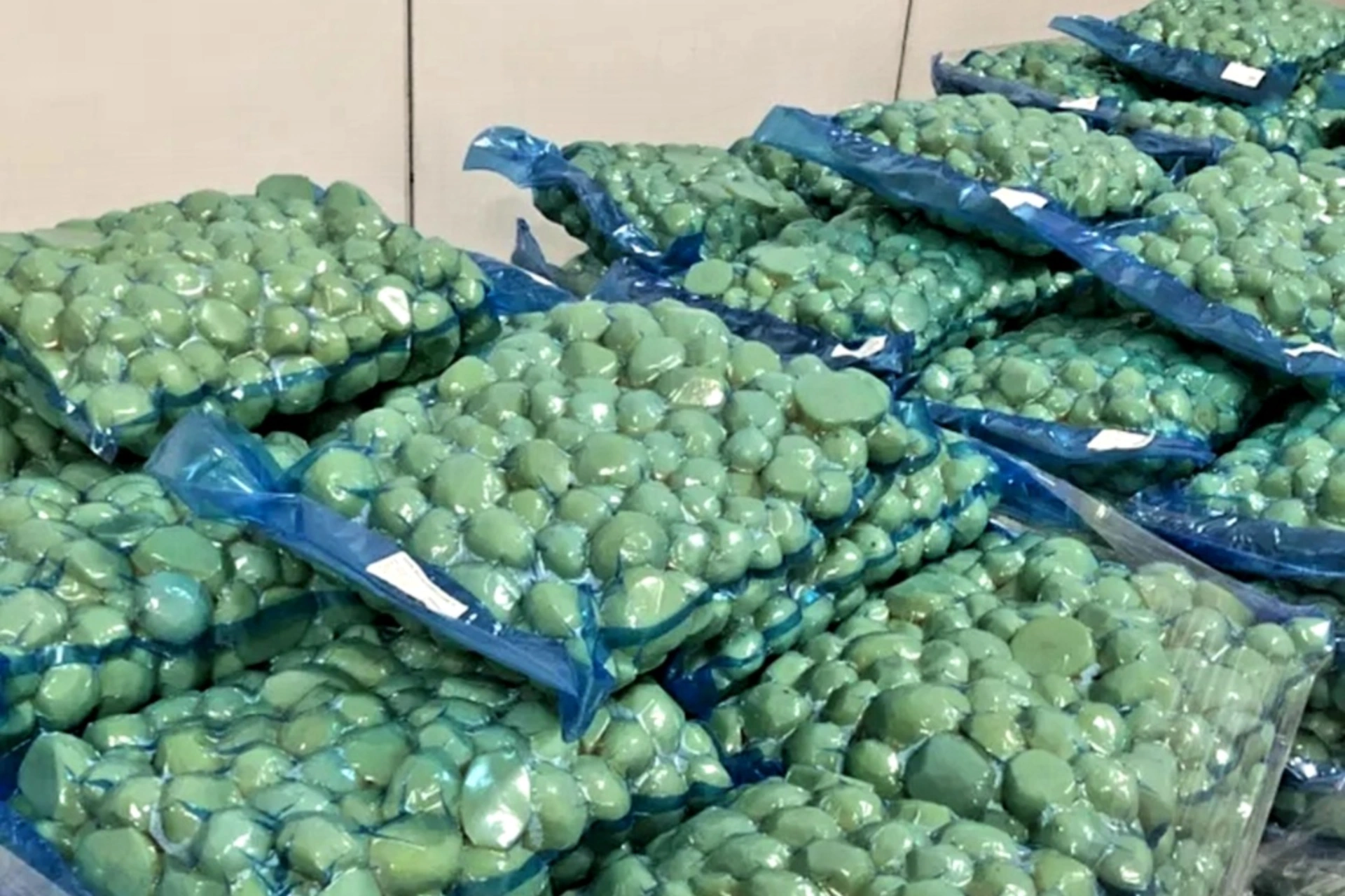 Mrożone zielone warzywa w szczelnych workach